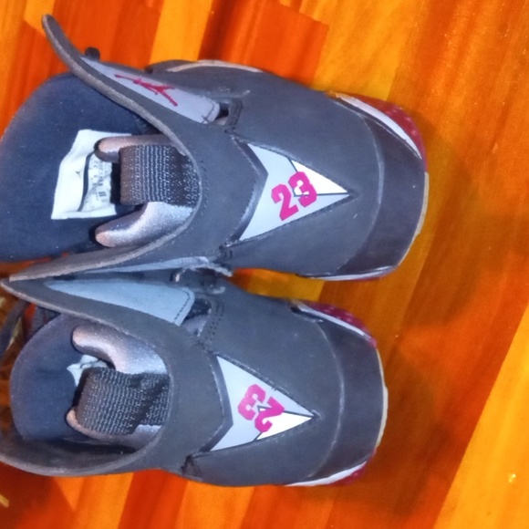Jordans retro 7 size 1 youth boys grey on black - Picture 2 of 3